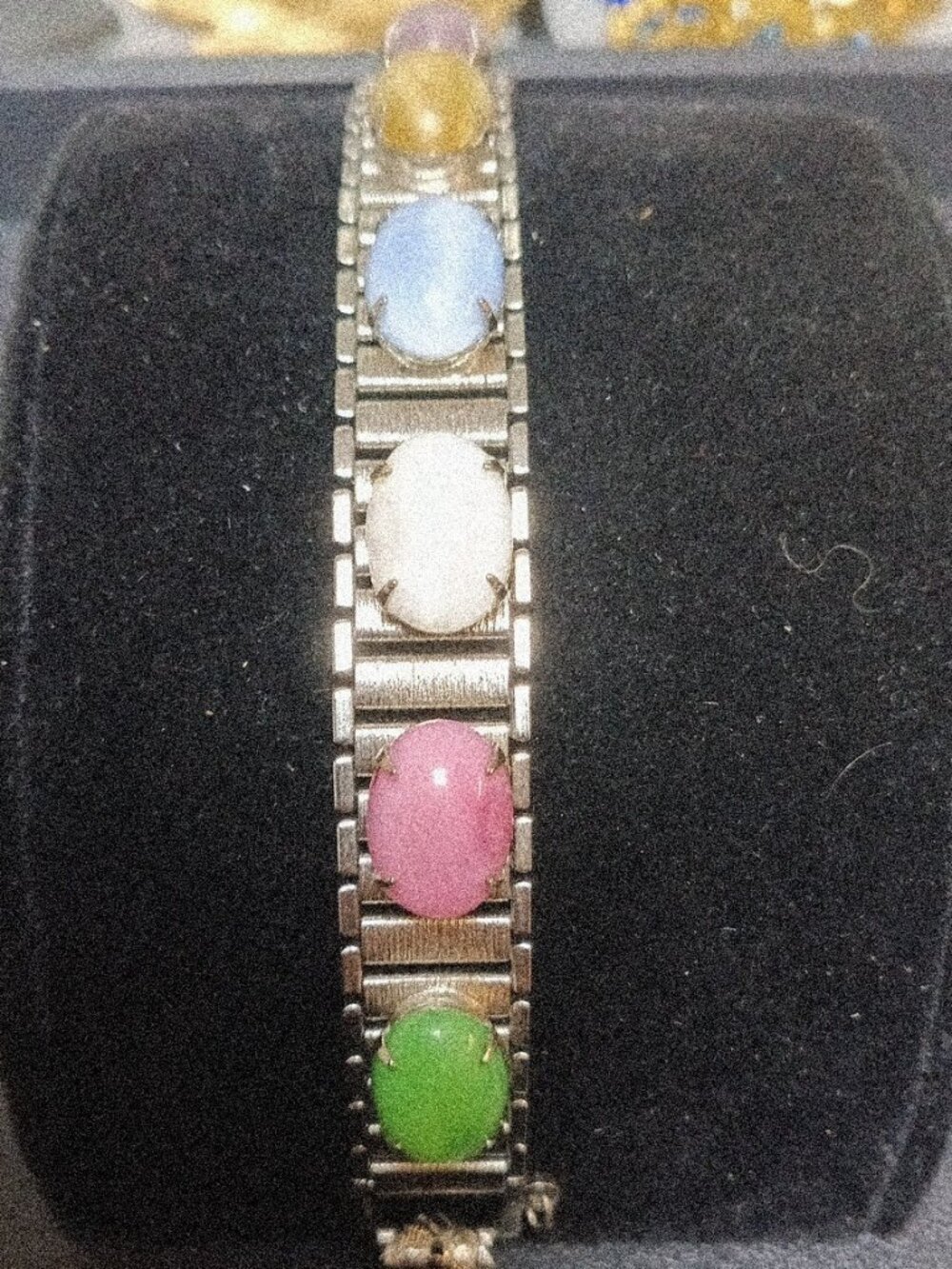 Vtg SARAH COVENTRY Party Pastels Bracelet, Silvertone (R-66) - Picture 2 of 3